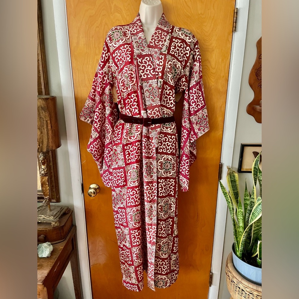 Vintage 1960’s Japanese Kimono Robe Duster Brick Red Ornate Tile Design